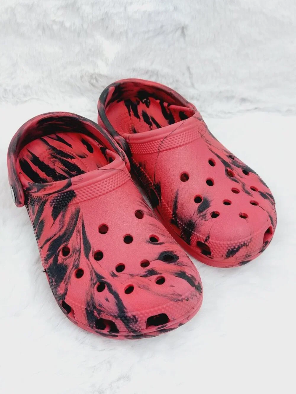 Crocs Boy's Black Red Classic Marbled Adjustable Slip-On Casual Clogs Size 4